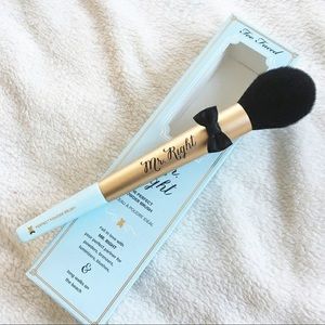 Too Faced “Mr. Right” Perfect Powder Brush